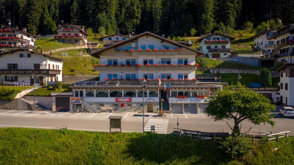 Hotel Tre Pini Danta Bagian luar foto