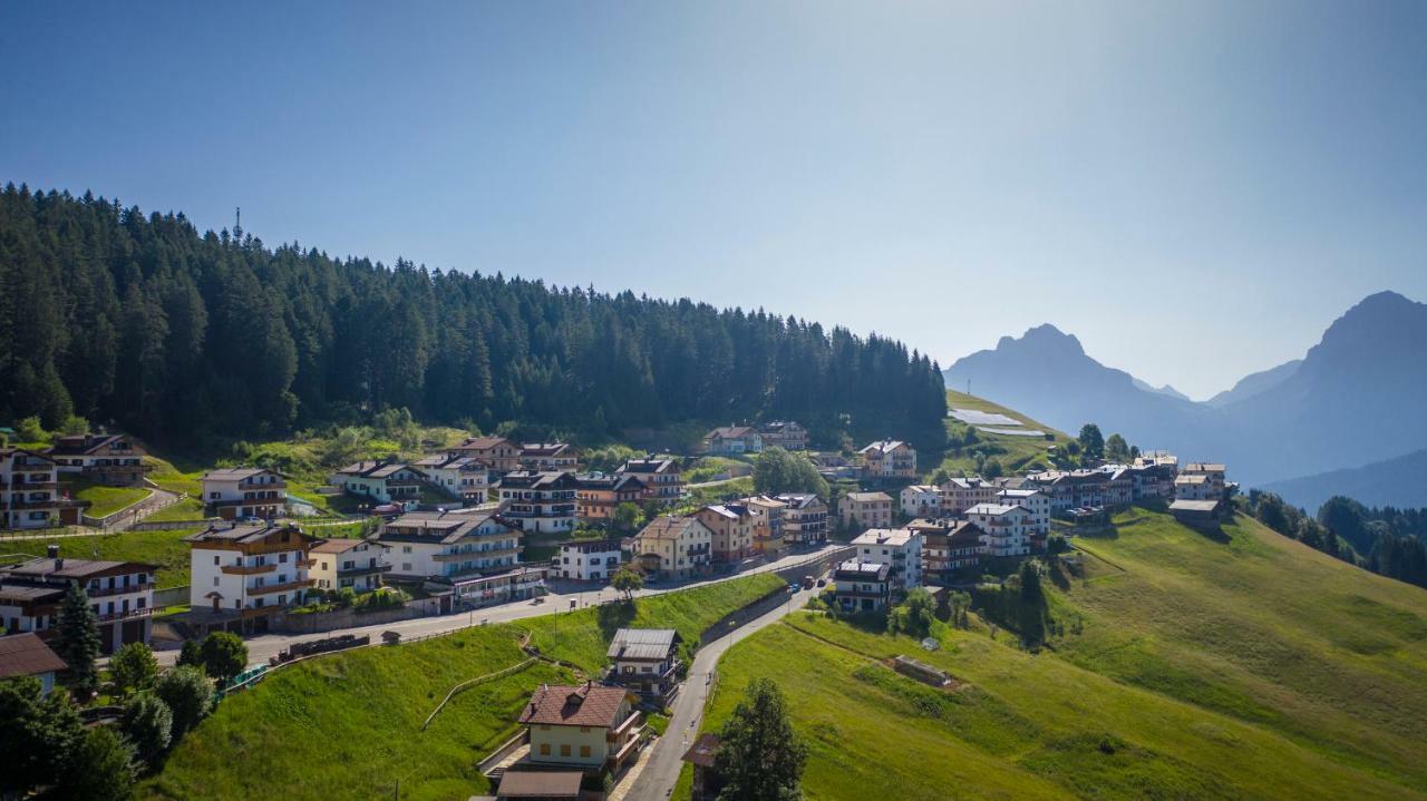Hotel Tre Pini Danta Bagian luar foto